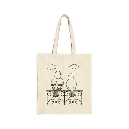 Las palomas tote bag